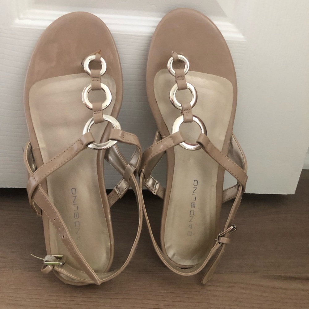 Bandolino beige/cream sandals 6.5-7.0 womens adjustable straps